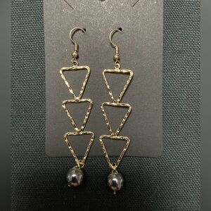 Mauna Loa With Shell Pearl Earrings (New)